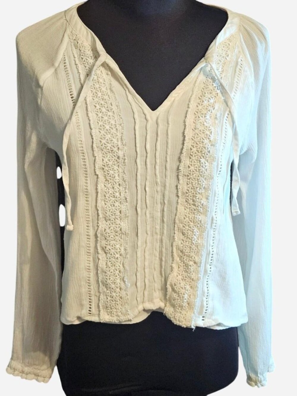 Hollister Boho White Tie Up Blouse in a Size Small Flowy